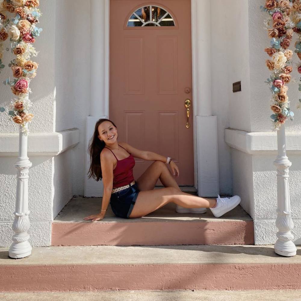 Meet your Posher, Jessica